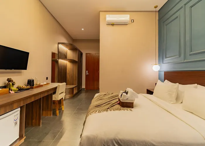 Mamora Living Apartahotel 4*